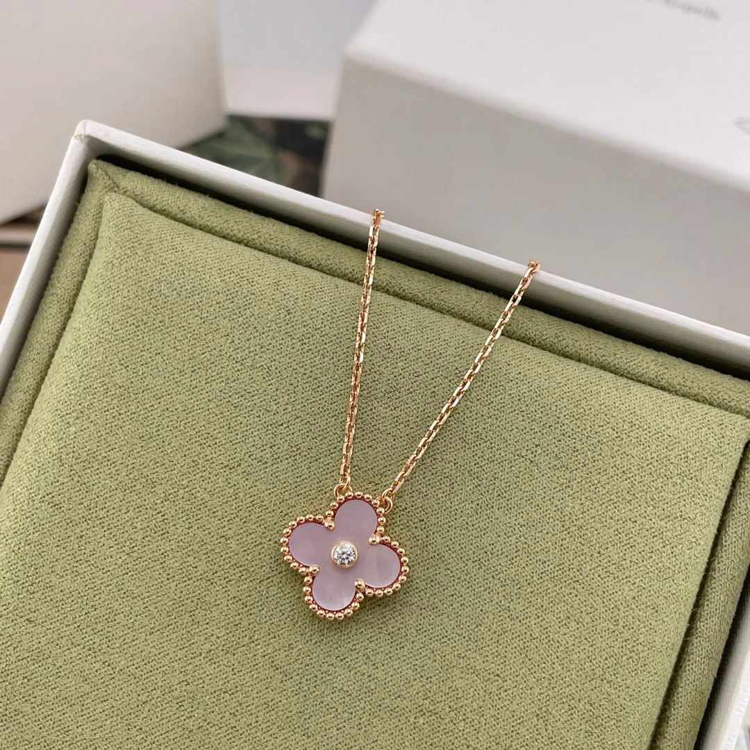 Бижутерия Van Cleef & Arpels 260548