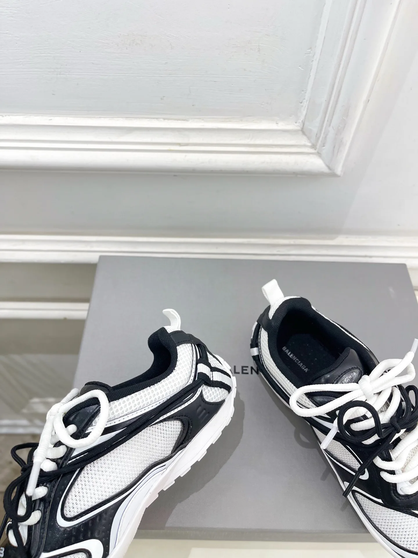 Кроссовки Женские Balenciaga 13340929