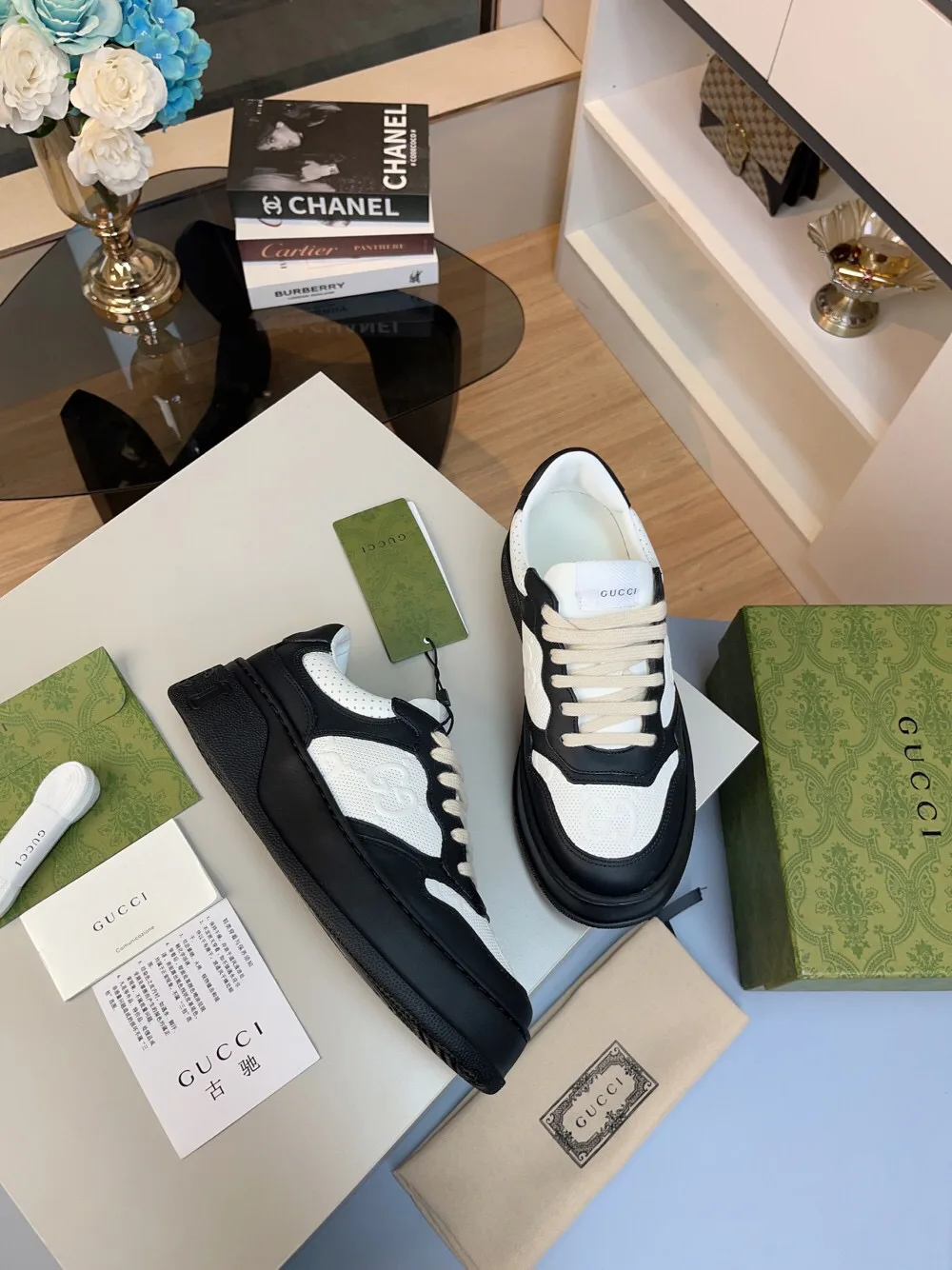 Кроссовки Женские Gucci 18369646