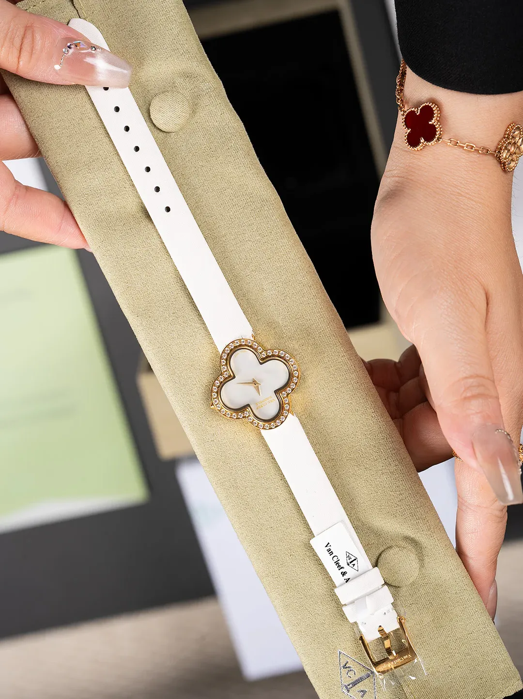 Часы Женские Van Cleef & Arpels 46747