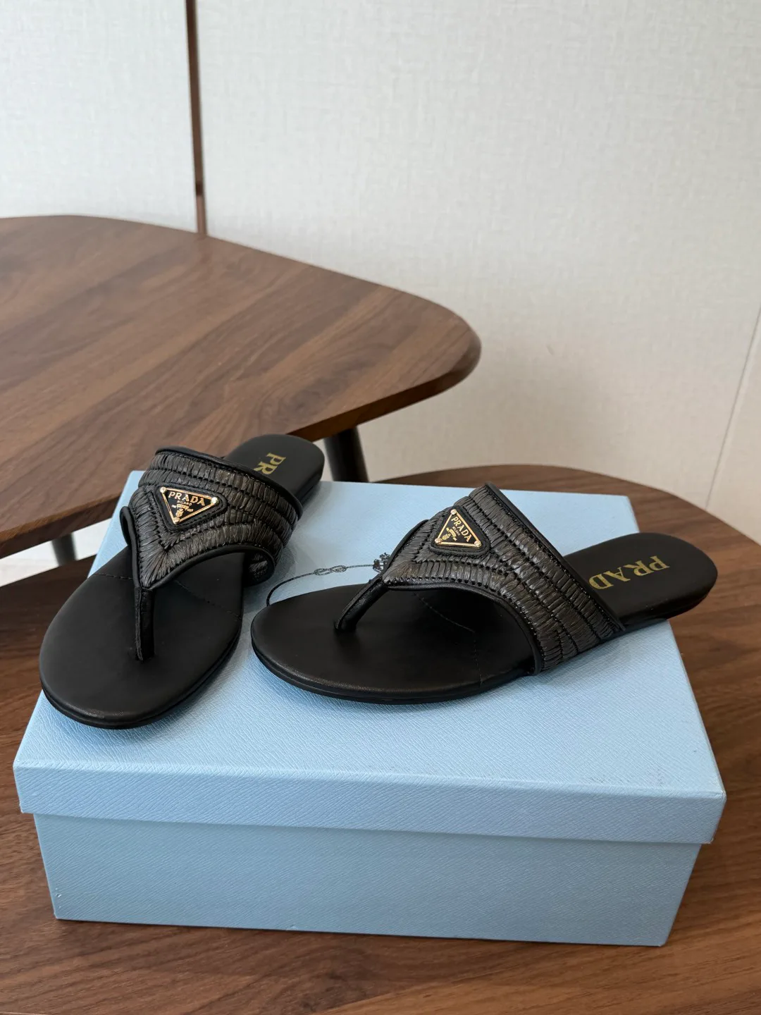 Шлепанцы Женские Prada 16830457