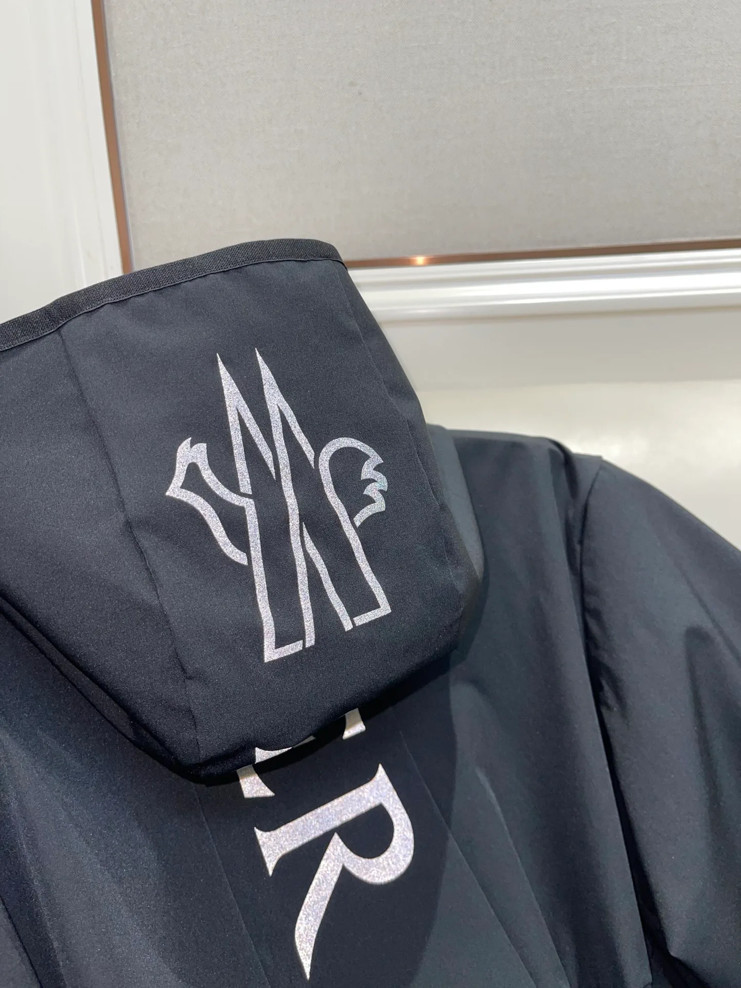 Куртки И Пуховики Мужские Moncler 12730040