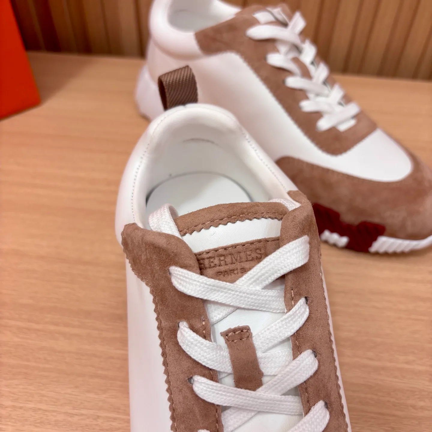 Кроссовки Женские Louis Vuitton 18438925