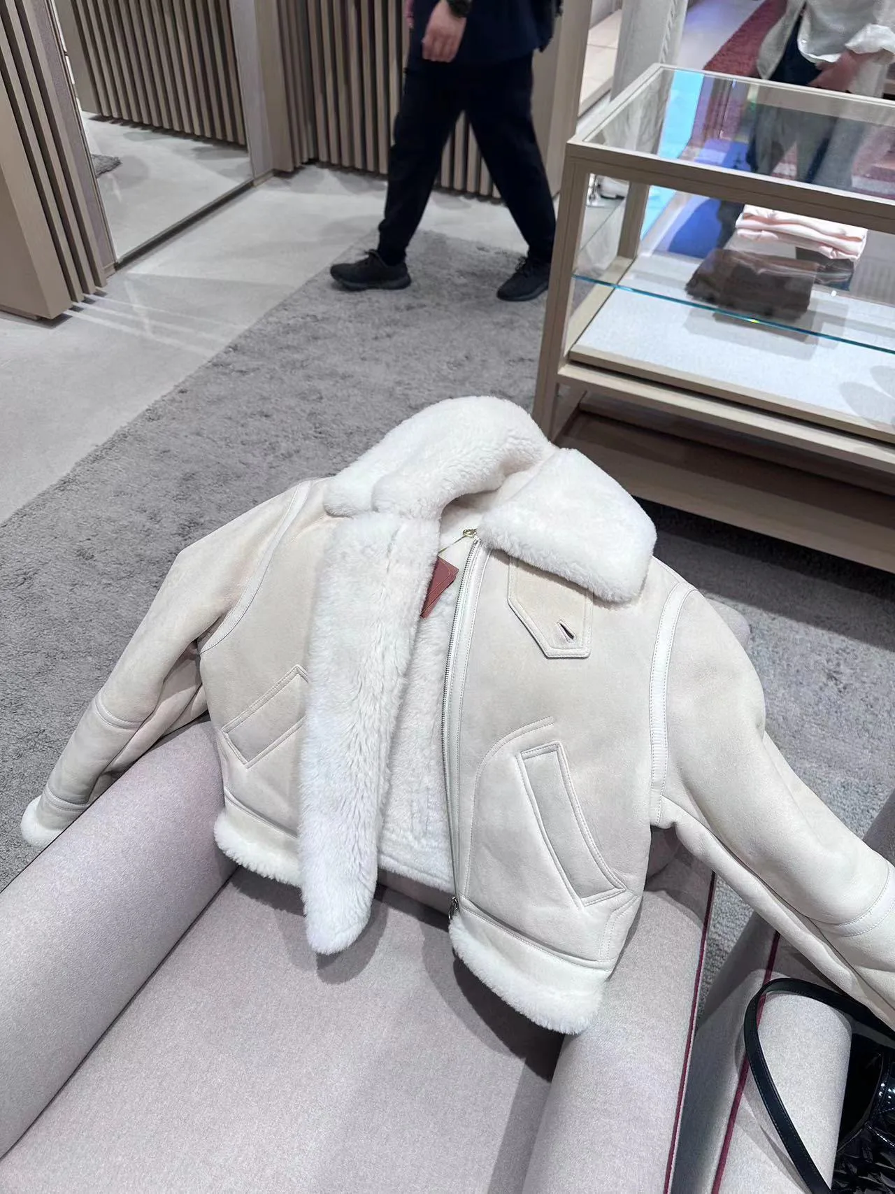 Кожаные Куртки И Дублёнки Женские Loro Piana 19684880