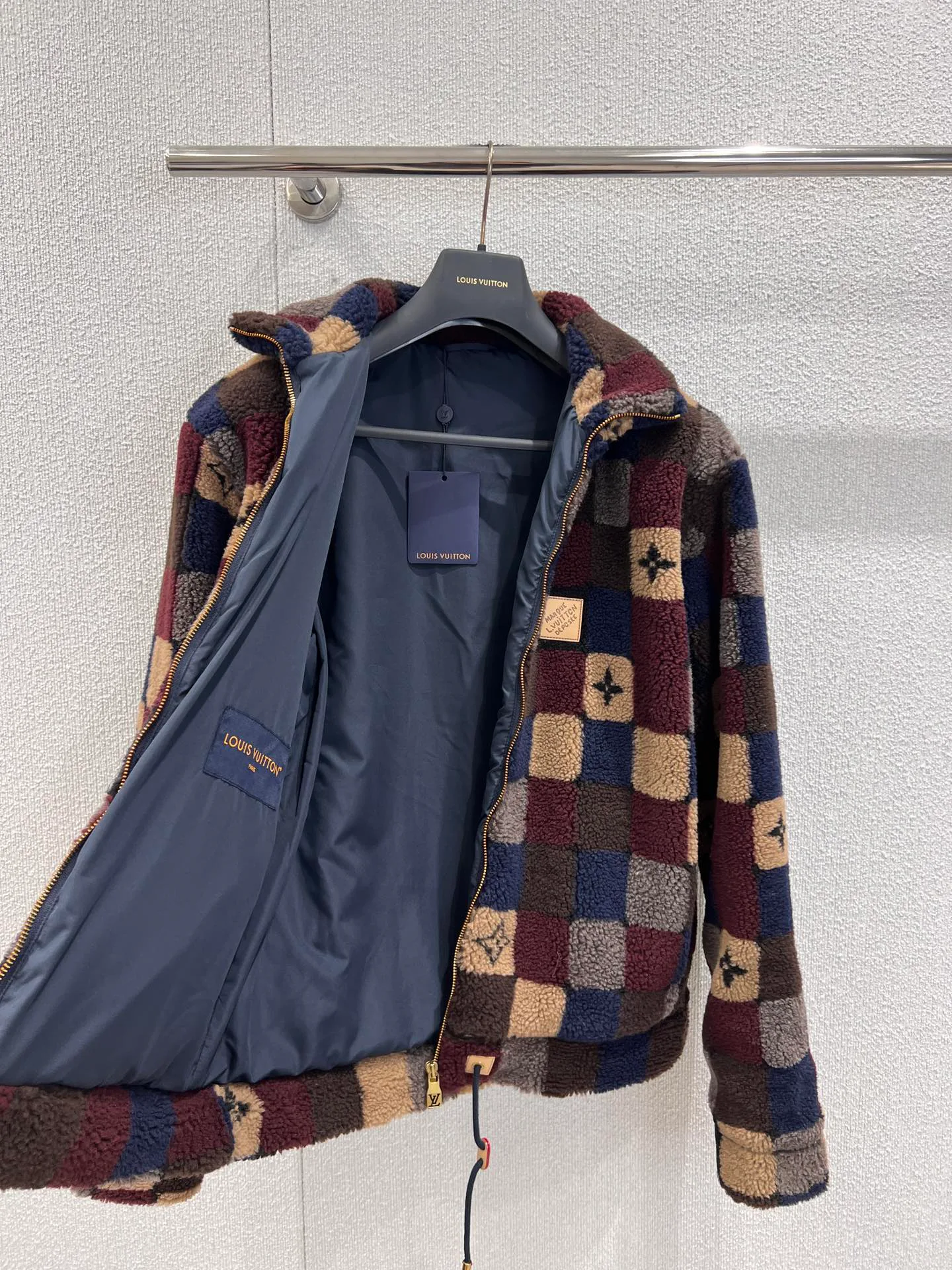 Куртки И Пуховики Женские Louis Vuitton 1068413