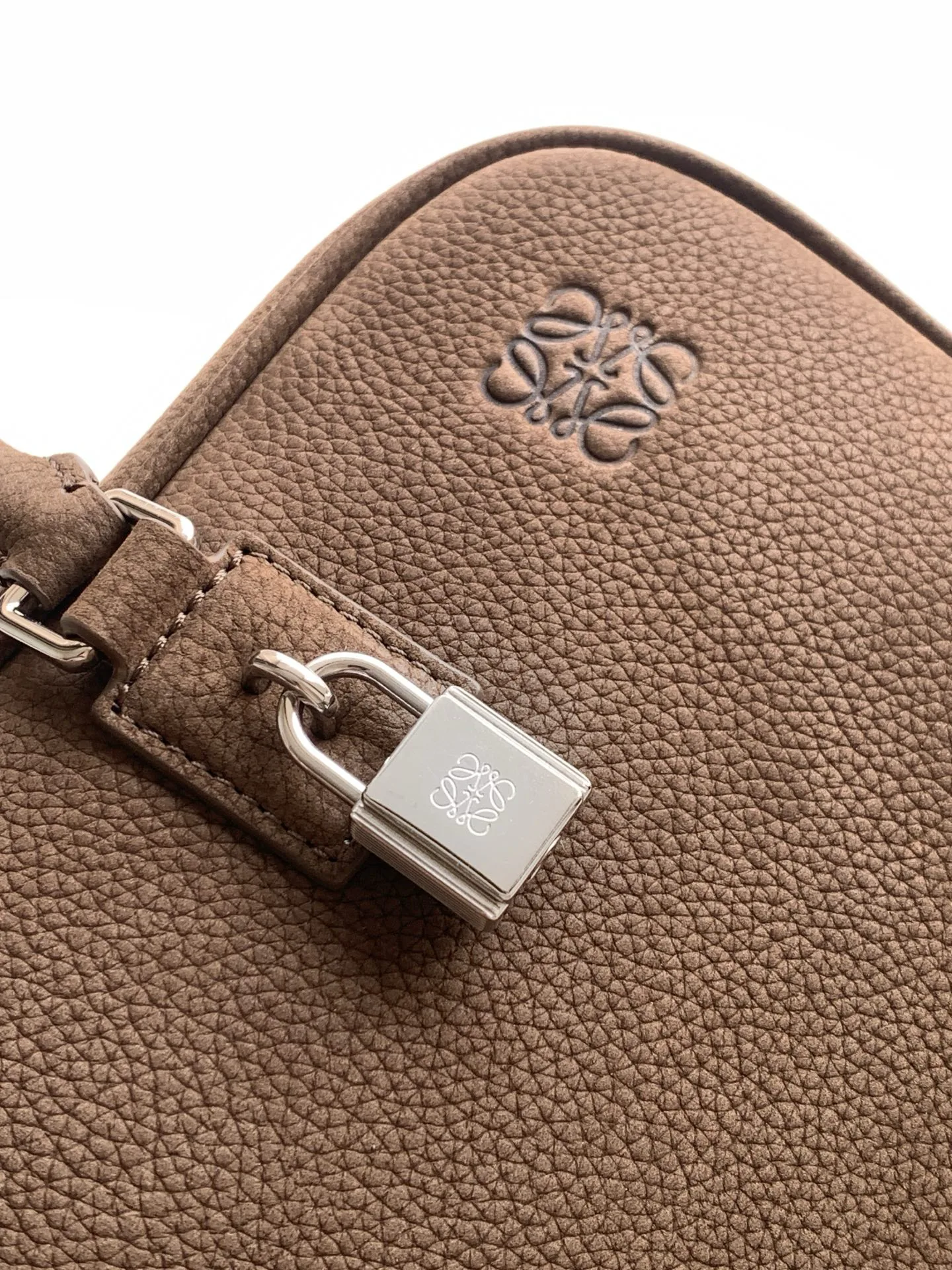 Классические Сумки Женские Loewe 11504266
