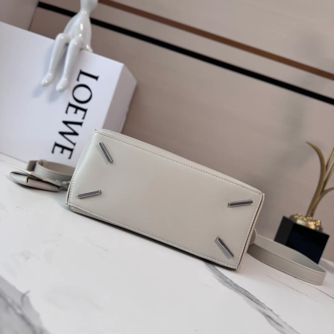 Классические Сумки Женские Loewe 11939083