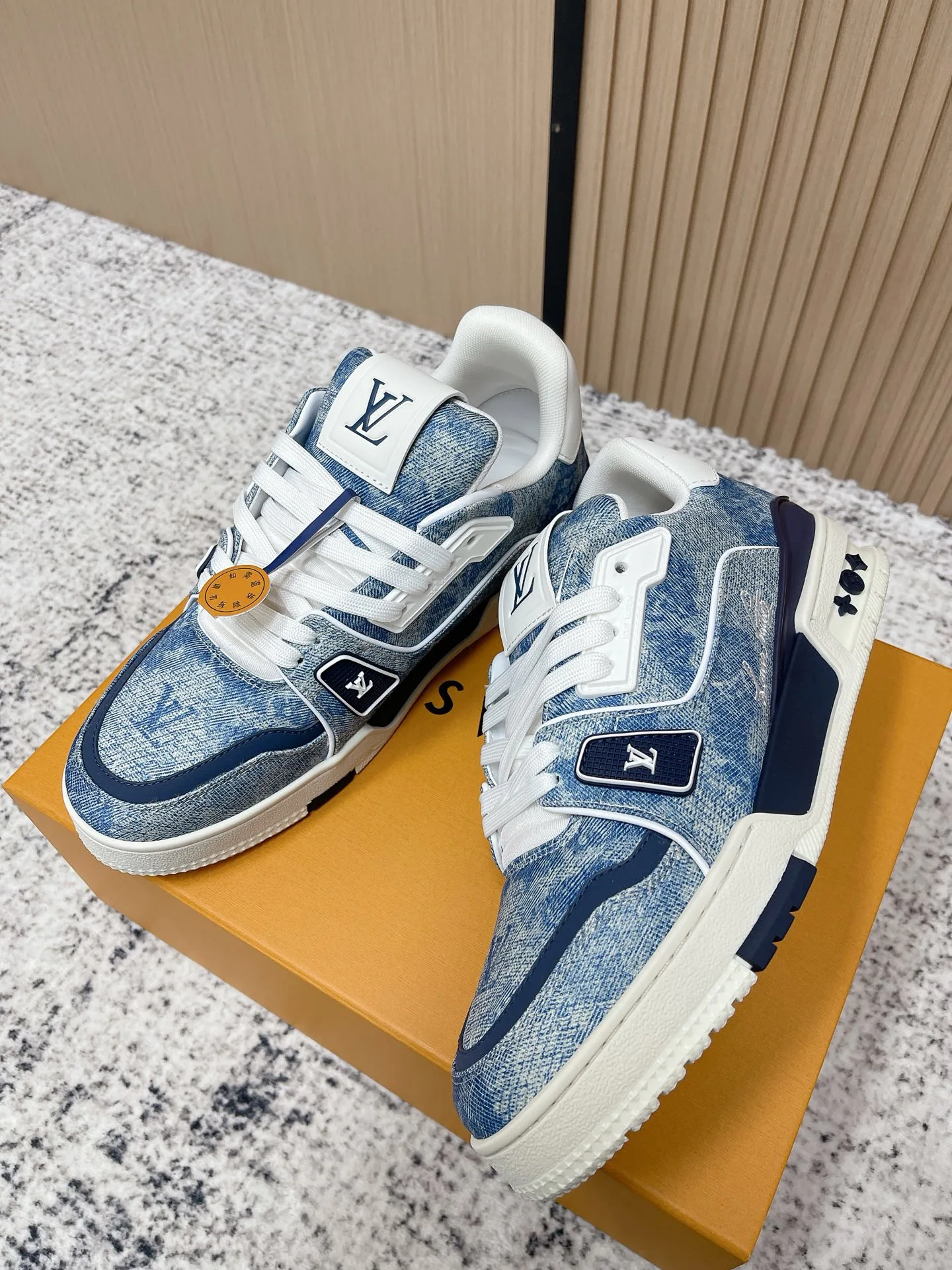 Кроссовки Женские Louis Vuitton 604333