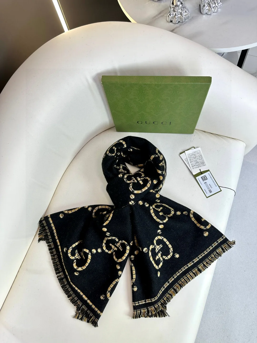 Шарфы Gucci 17911075