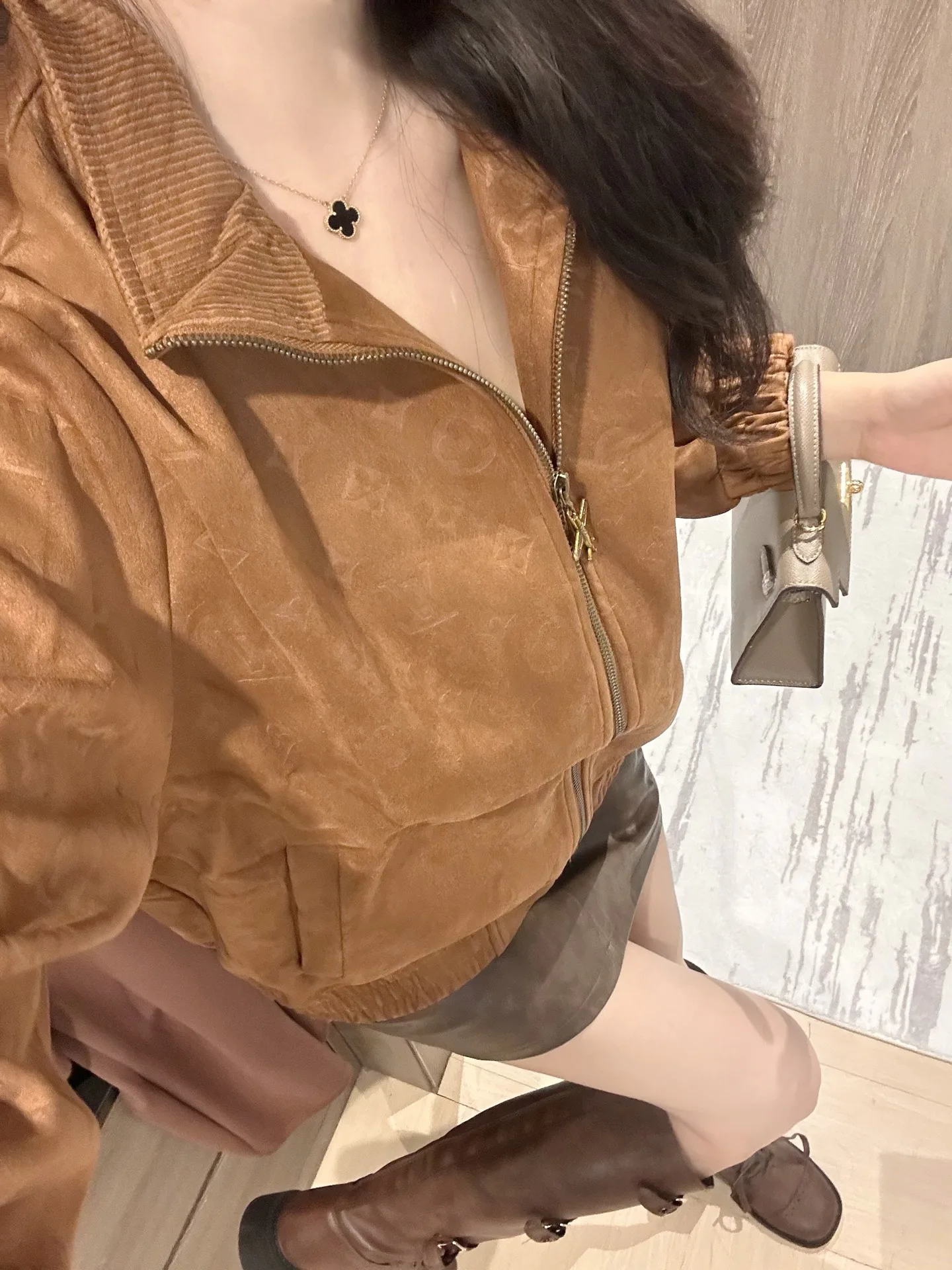 Куртки И Пуховики Женские Louis Vuitton 230977