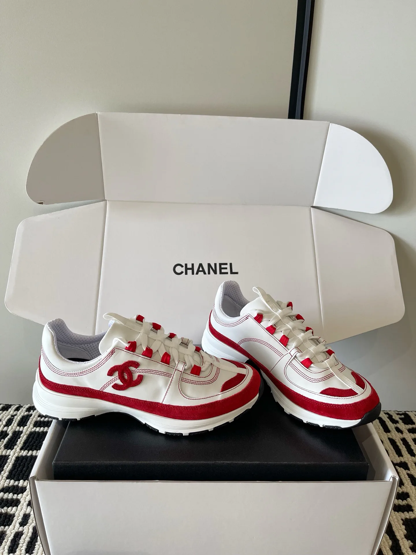Кроссовки Женские Chanel 18283700