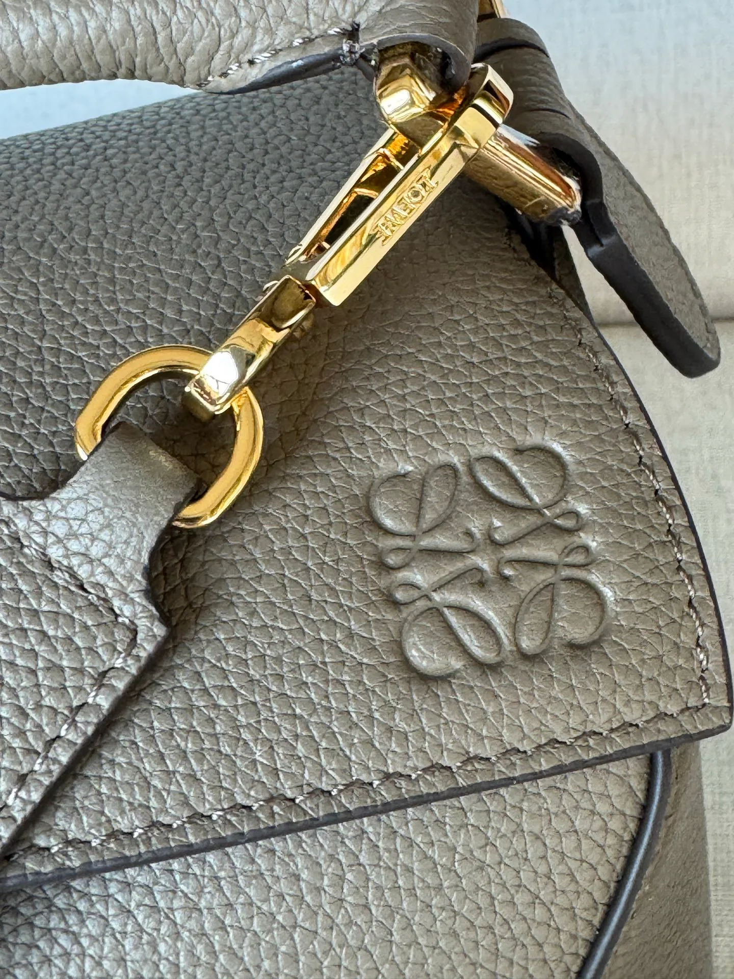 Классические Сумки Женские Loewe 13339552