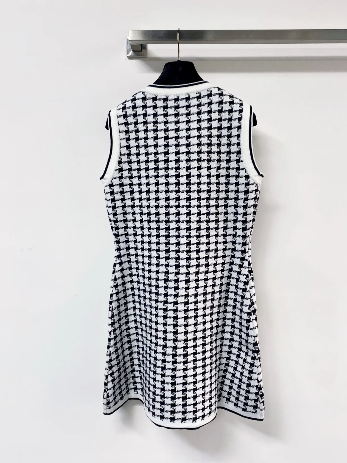 Платья Женские Chanel 11642044