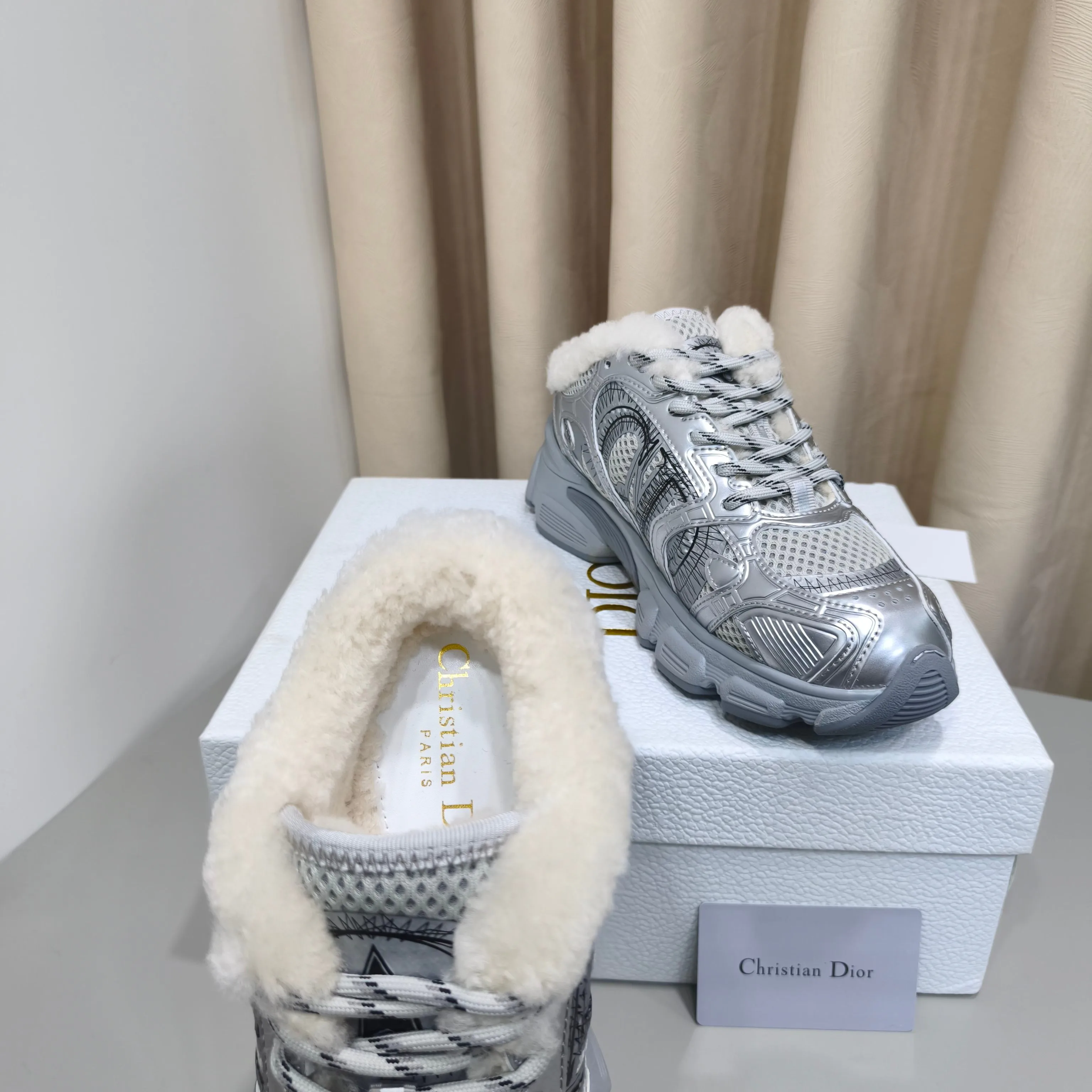 Кроссовки Женские Christian Dior 17988714