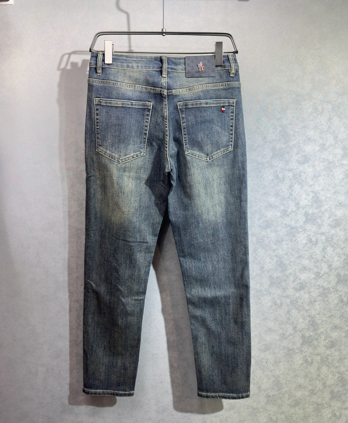 Джинсы Мужские Moncler 18098363