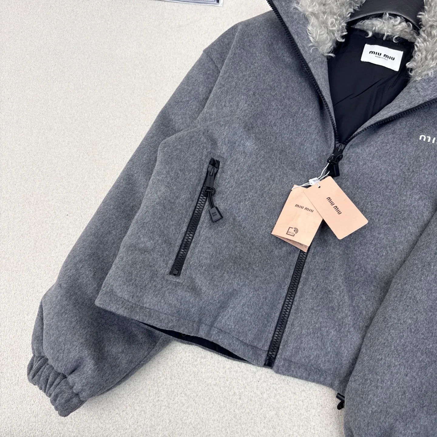 Куртки И Пуховики Женские Miu Miu 182359