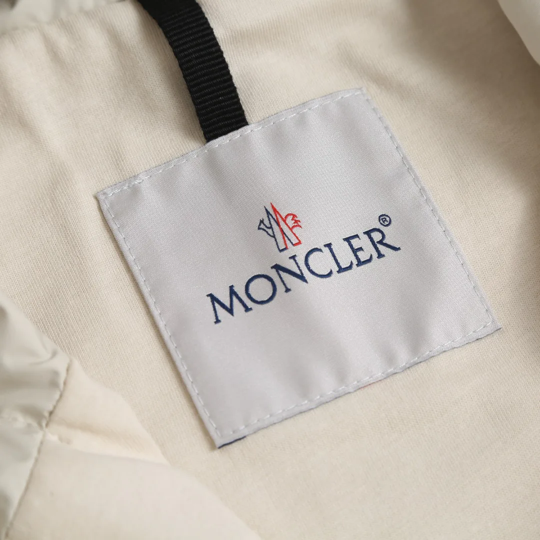 Куртки И Пуховики Женские Moncler 18640156