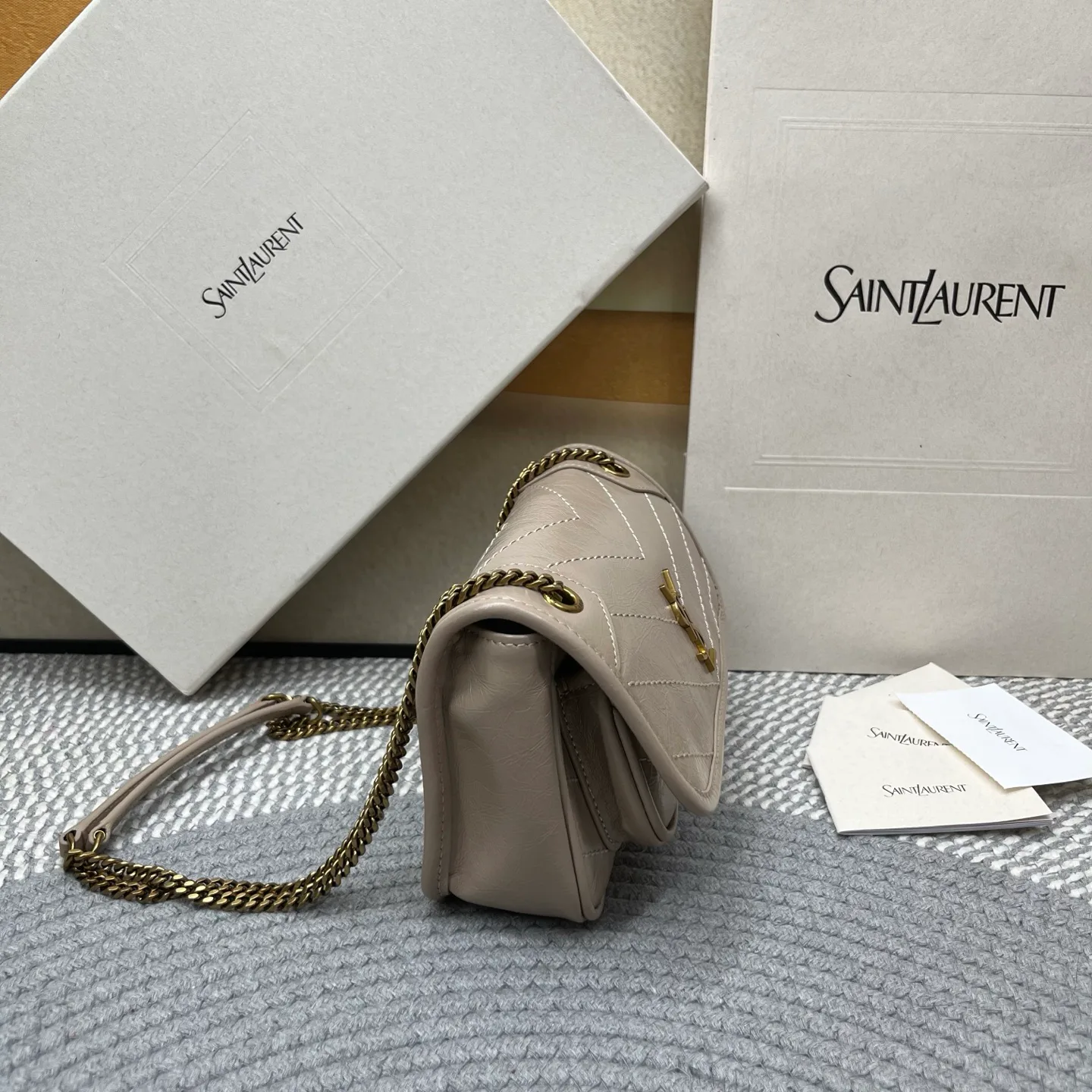 Классические Сумки Женские Saint Laurent 18220656