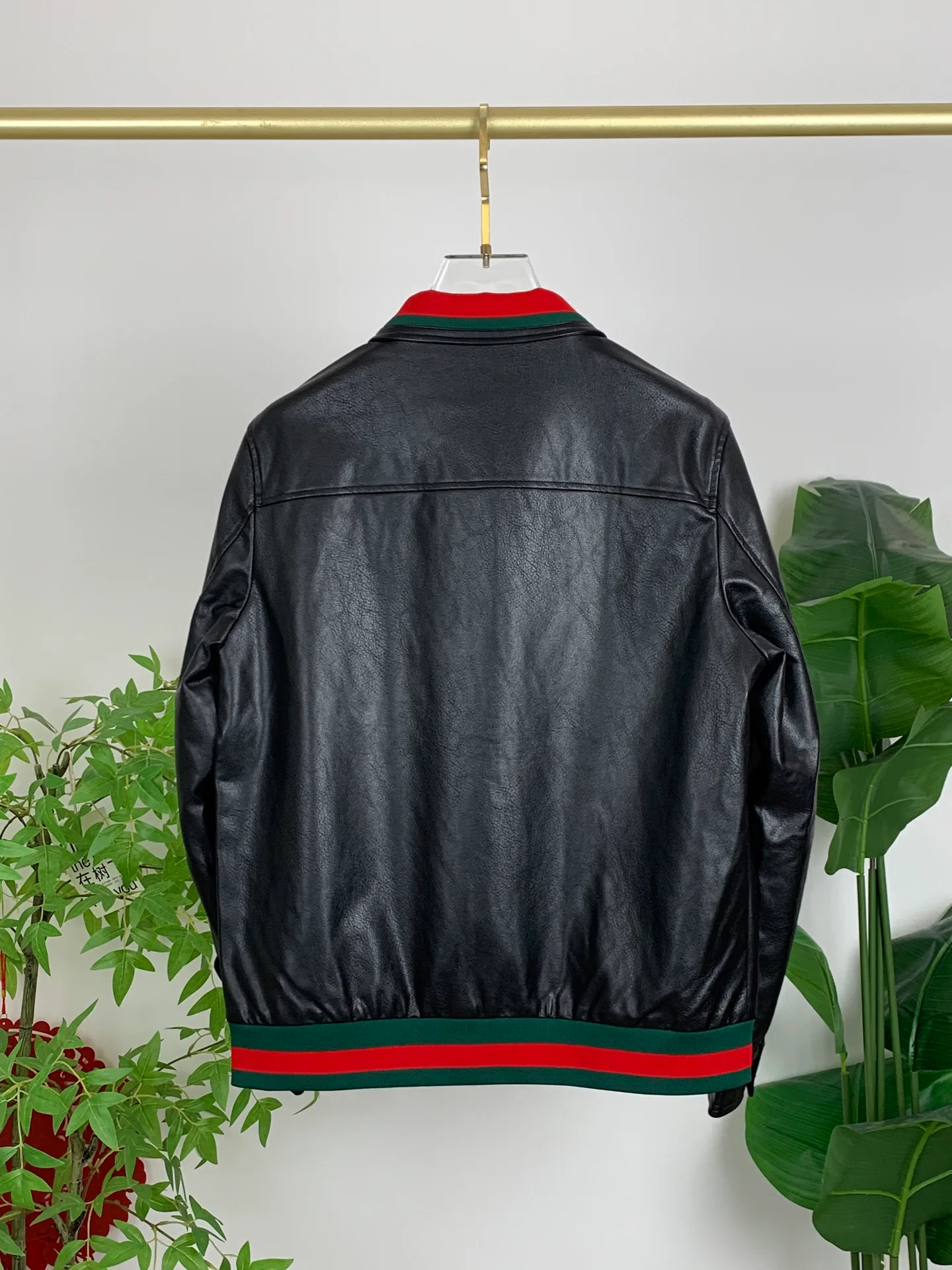 Кожаные Куртки И Дублёнки Мужские Gucci 607763