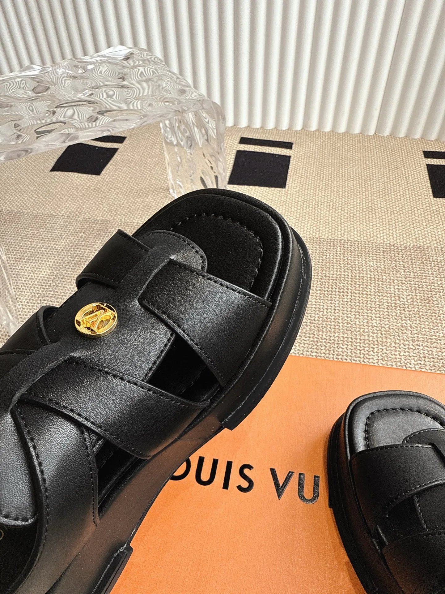 Босоножки Женские Louis Vuitton 17499594