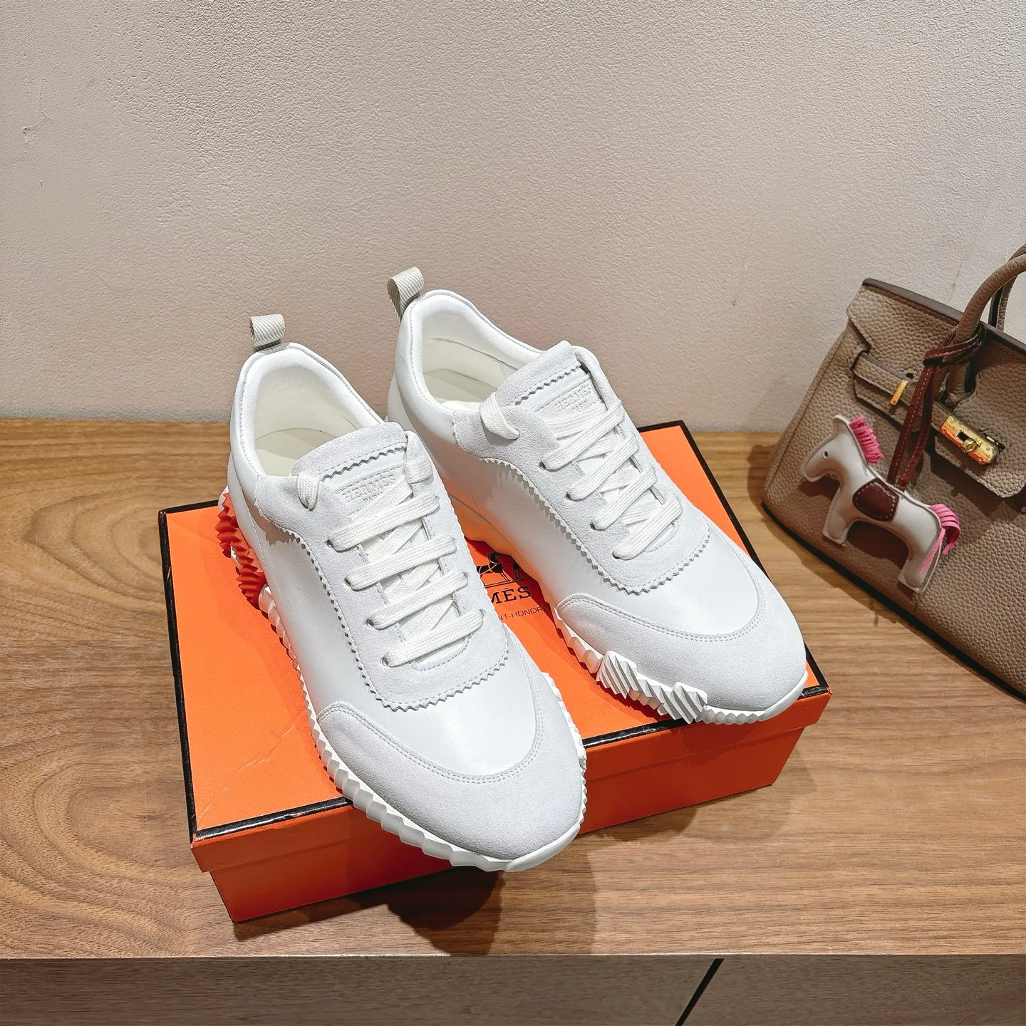 Кроссовки Женские Hermes 18729680
