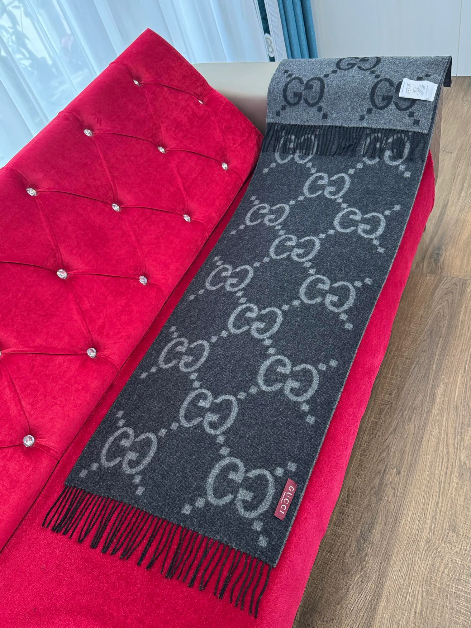Шарфы Gucci 17992373