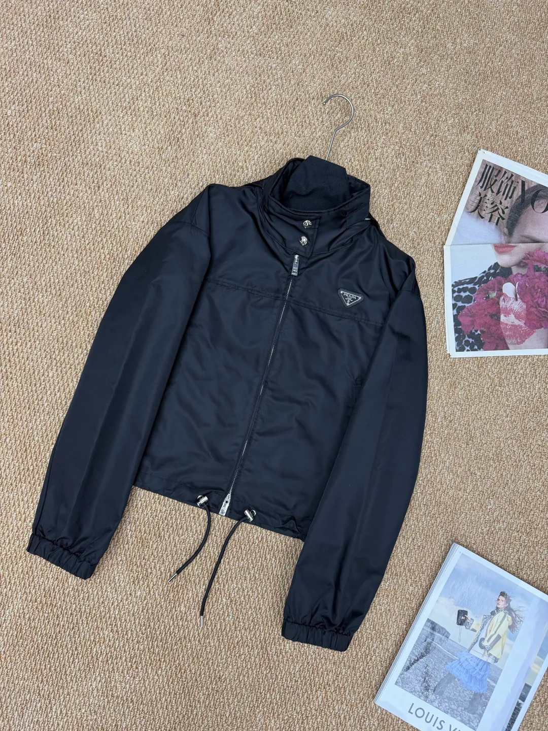 Куртки И Пуховики Женские Prada 13272379