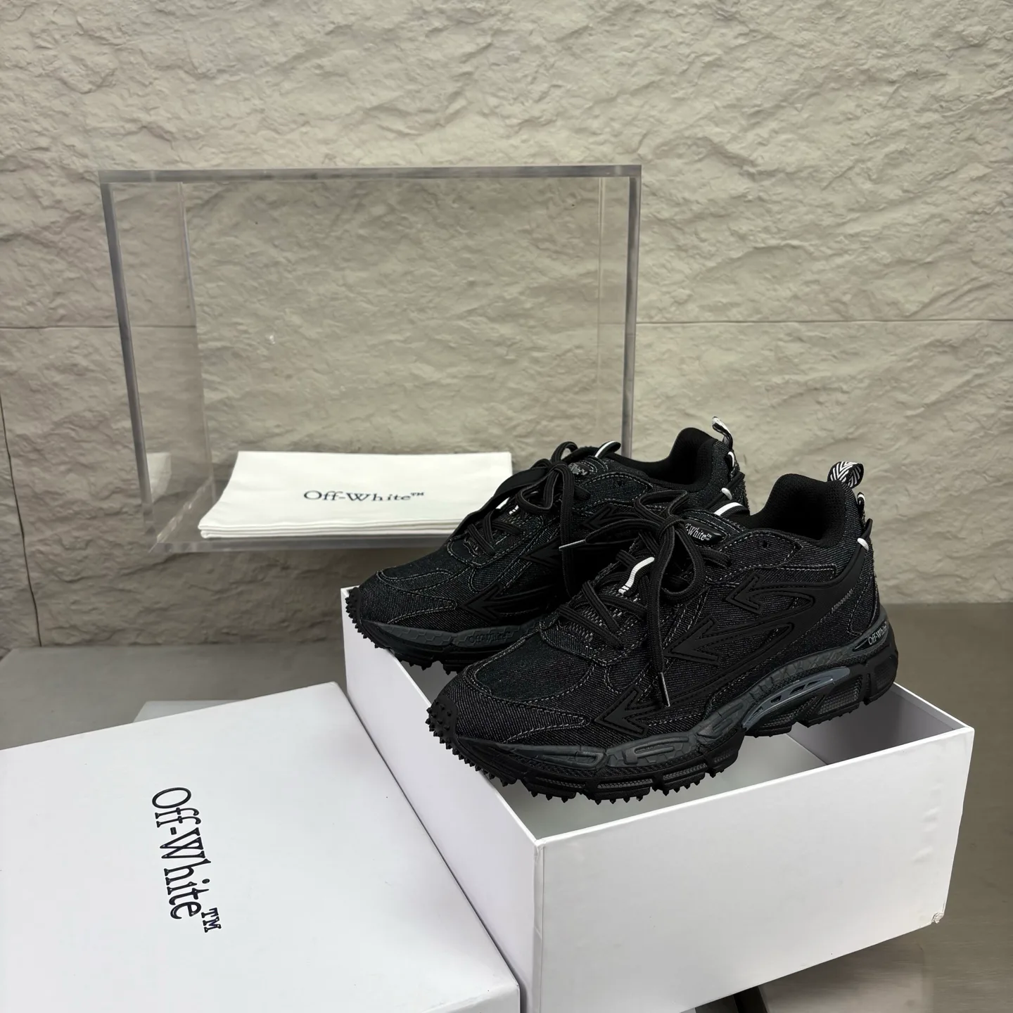 Кроссовки Женские Off-White 18351520