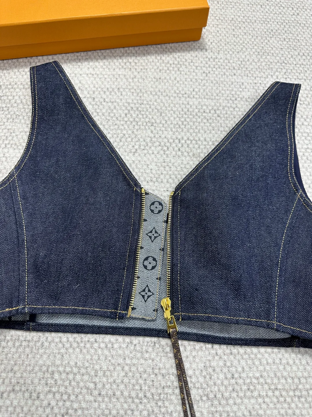 Жилеты Женские Louis Vuitton 12298470