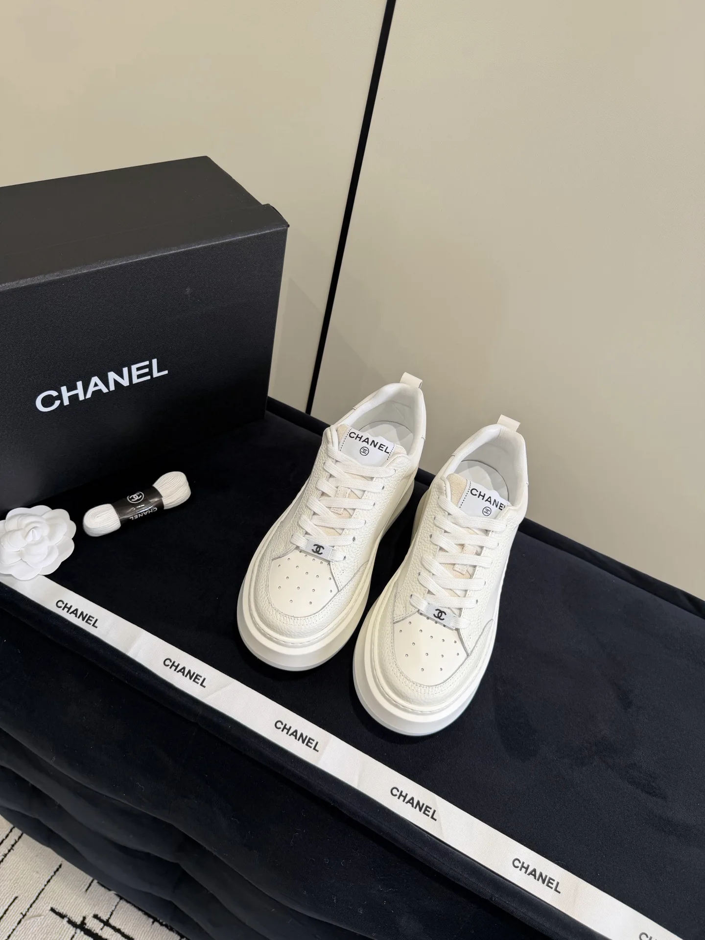 Кроссовки Женские Chanel 19270952