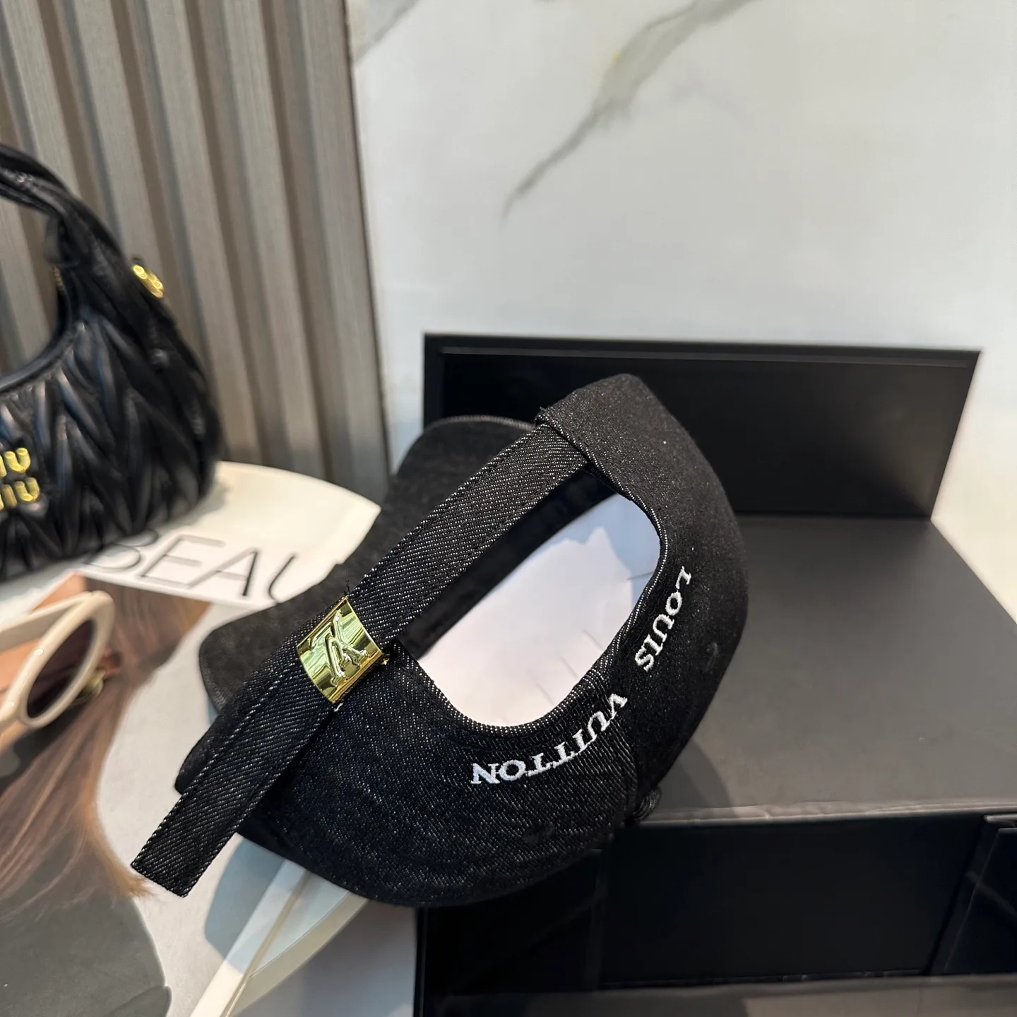 Головные Уборы Louis Vuitton 12764989