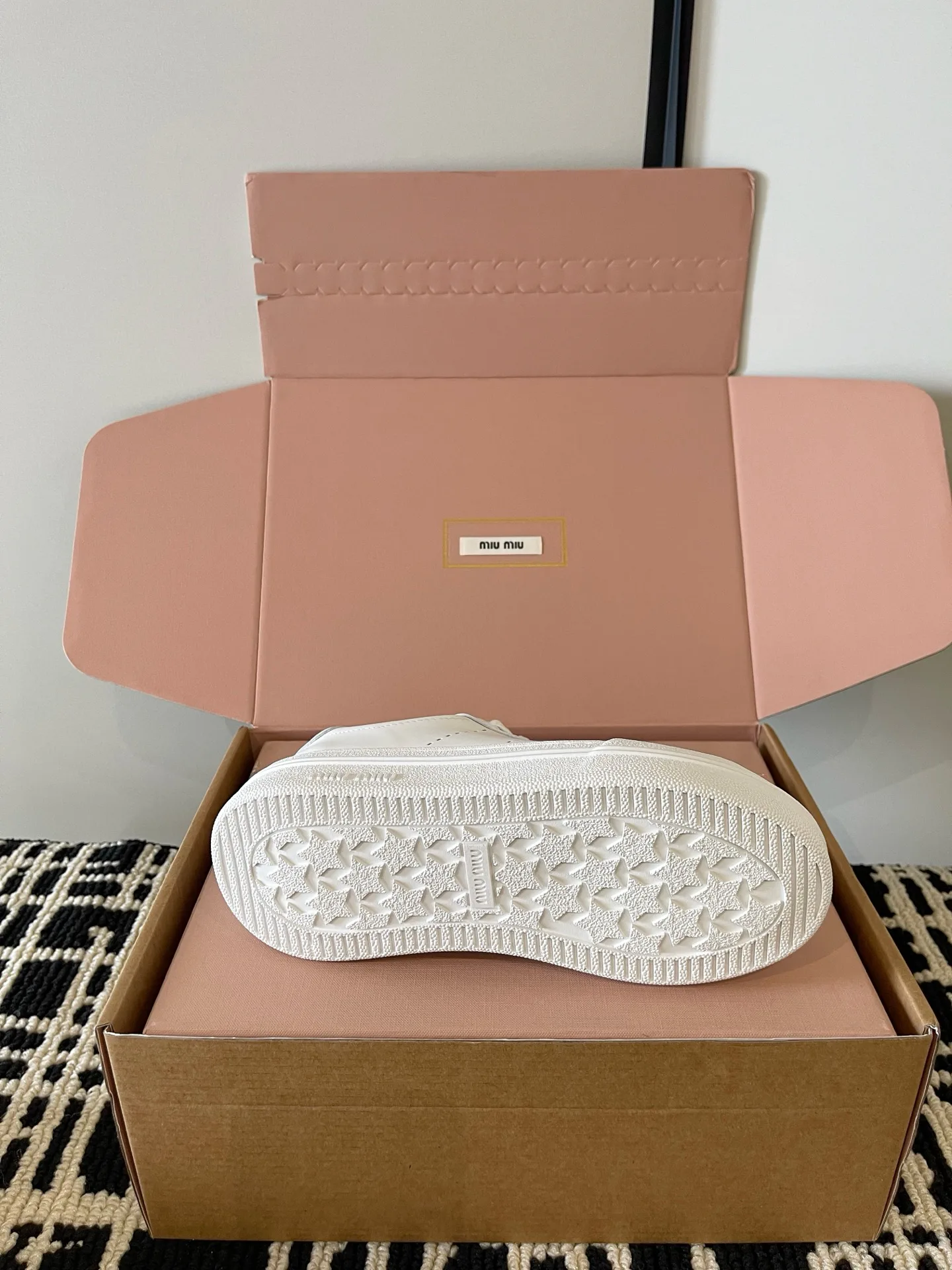 Кроссовки Женские Miu Miu 19290626