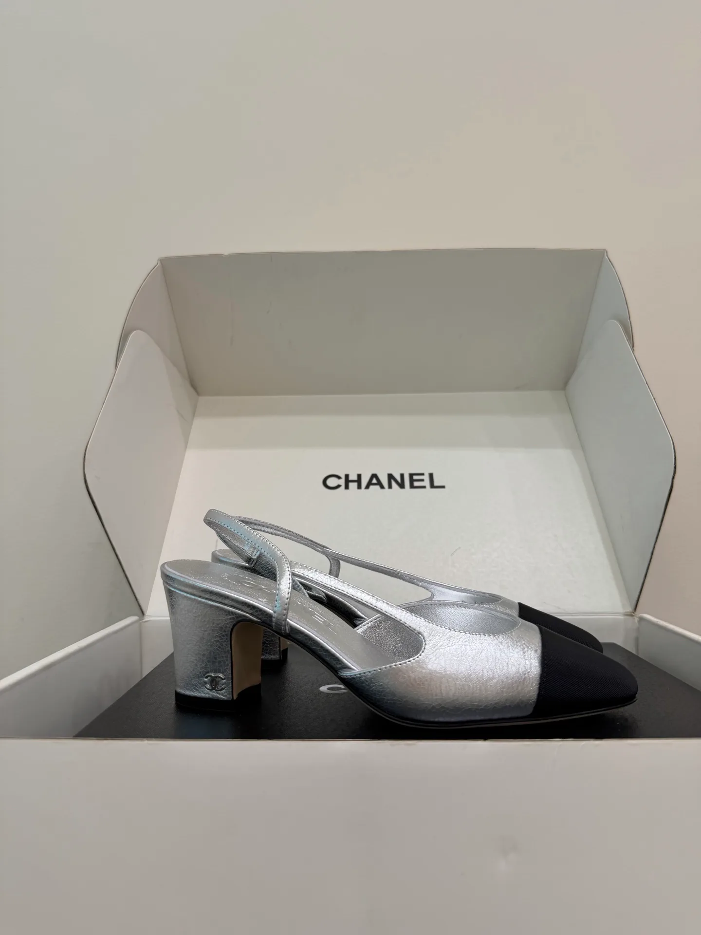 Босоножки Женские Chanel 18080069