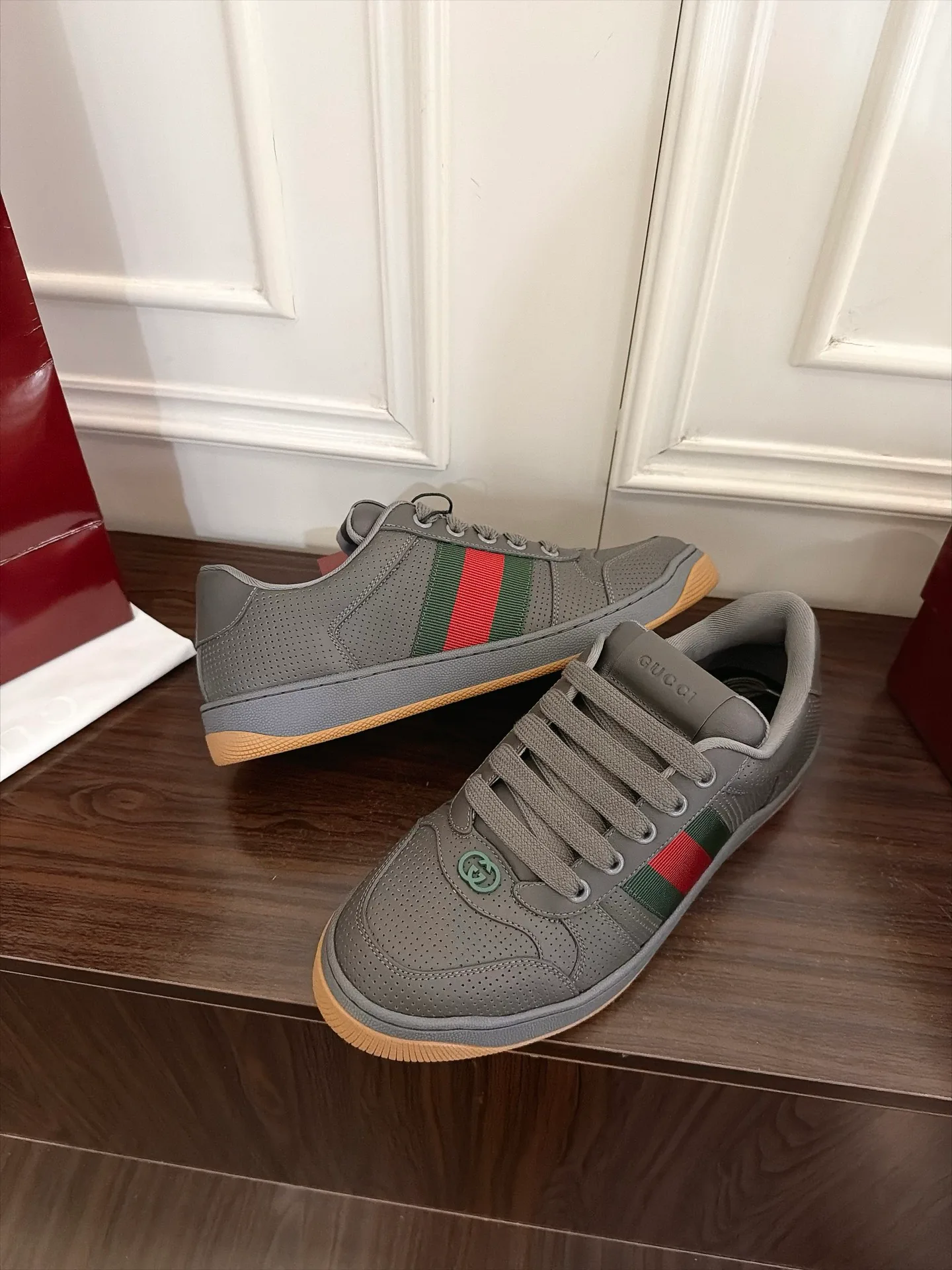 Кроссовки Женские Gucci 19447097