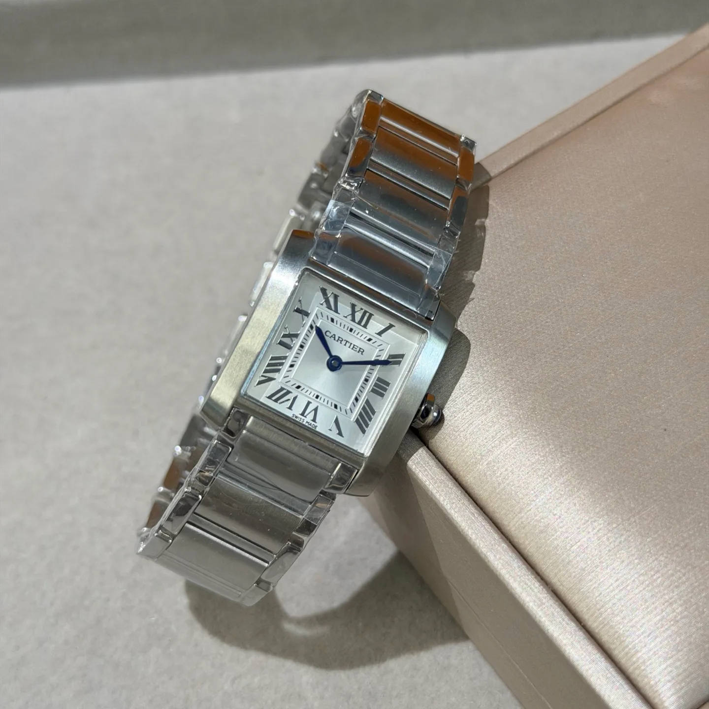 Часы Женские Cartier 17650367