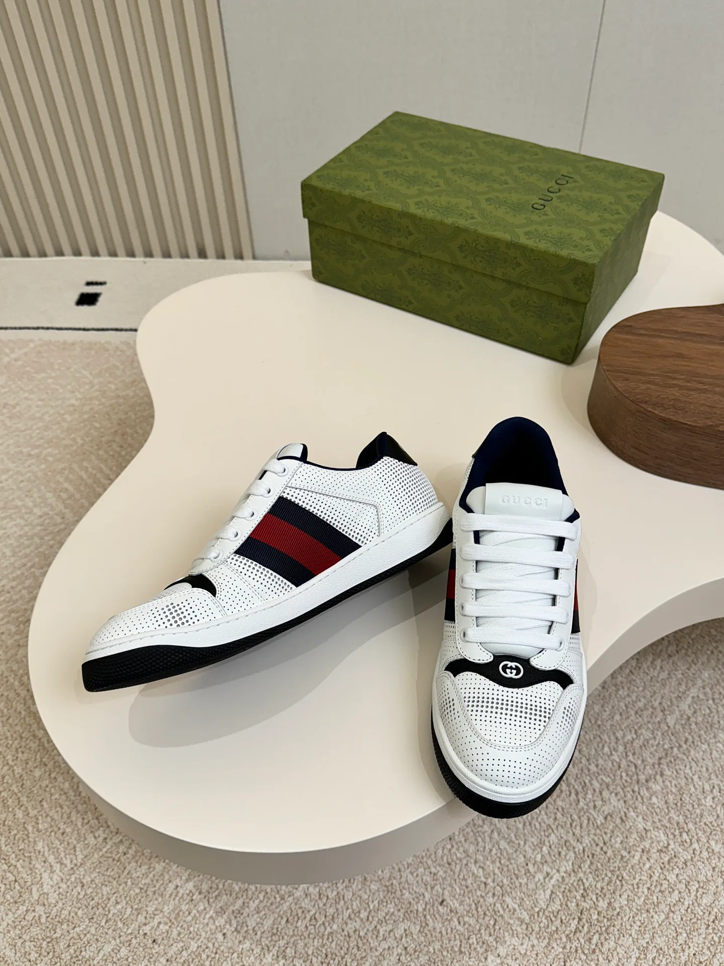 Кроссовки Женские Gucci 17451095