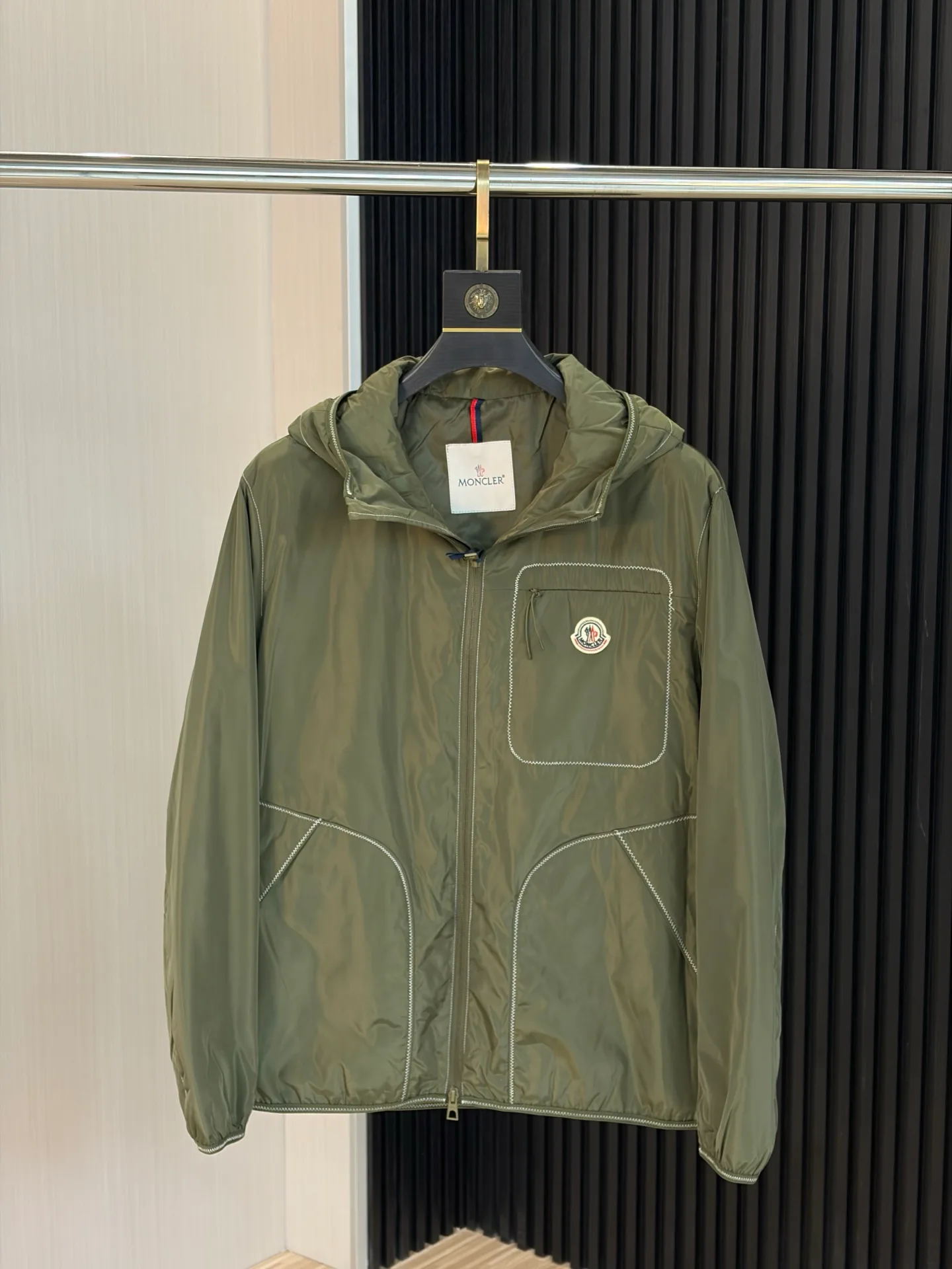 Куртки И Пуховики Мужские Moncler 18218447