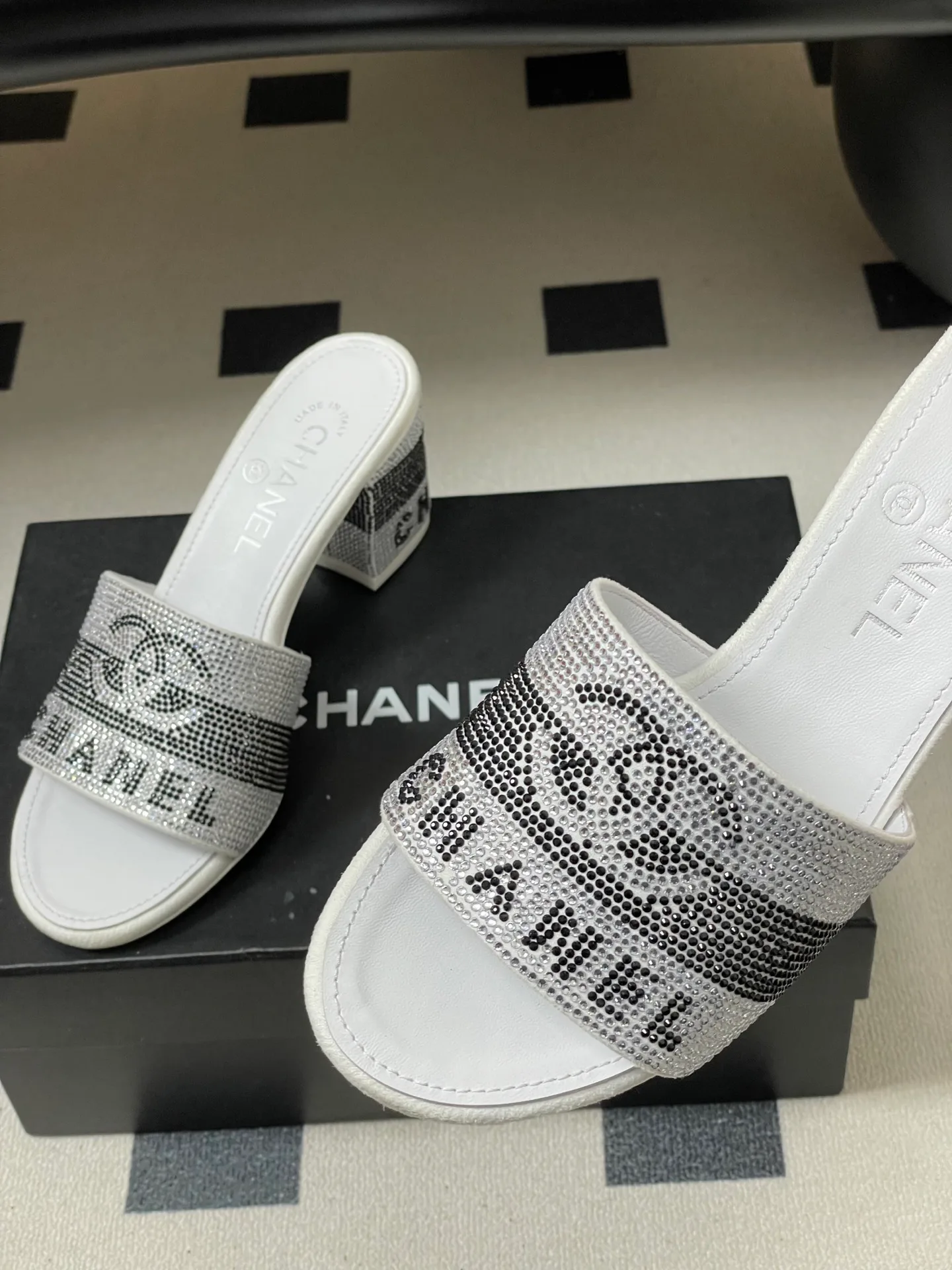 Босоножки Женские Chanel 10993963