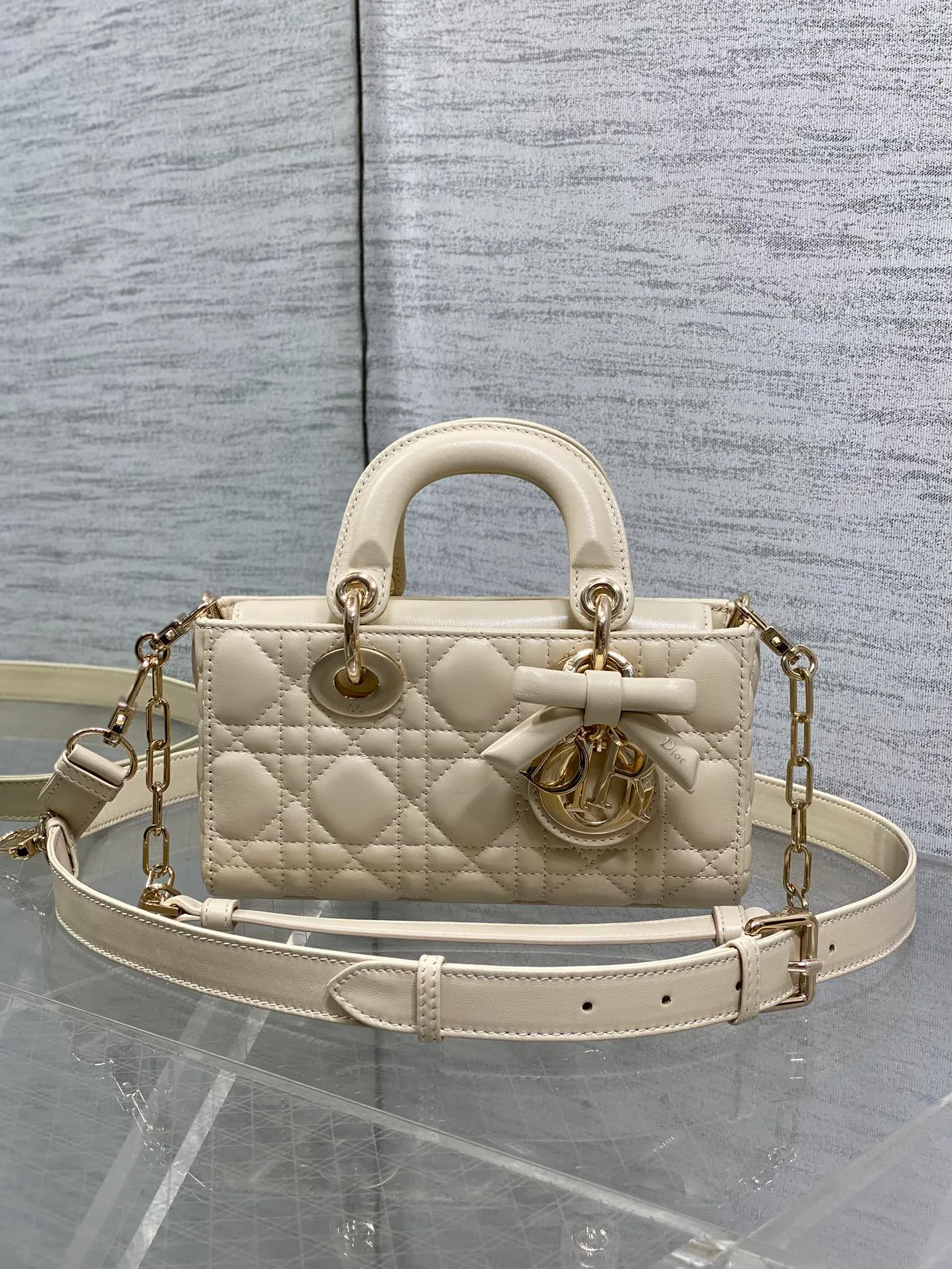 Классические Сумки Женские Christian Dior 11685172
