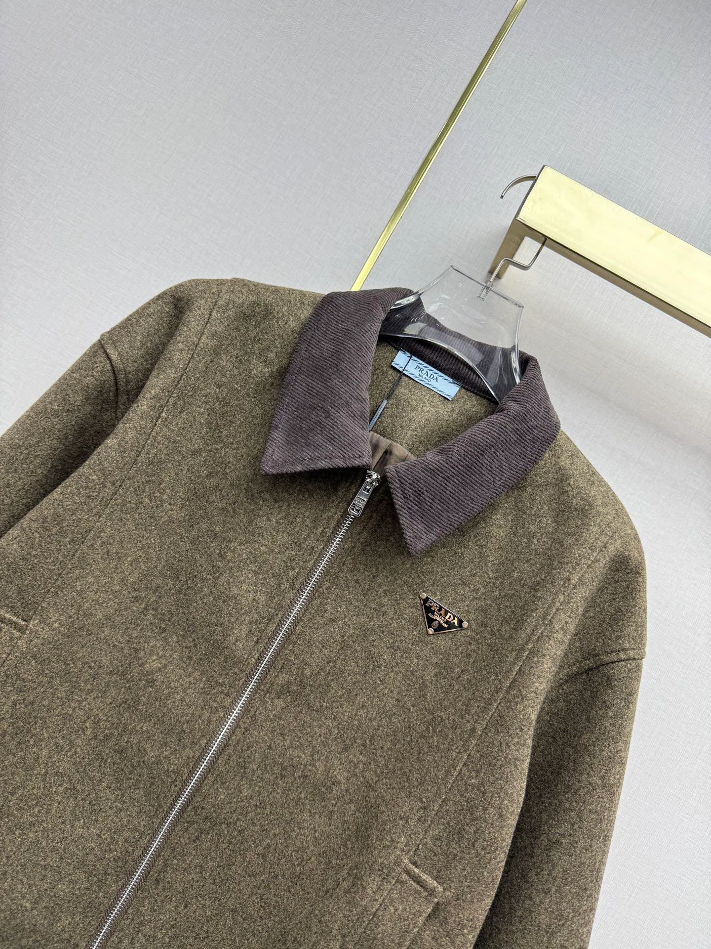 Куртки И Пуховики Женские Prada 18348134