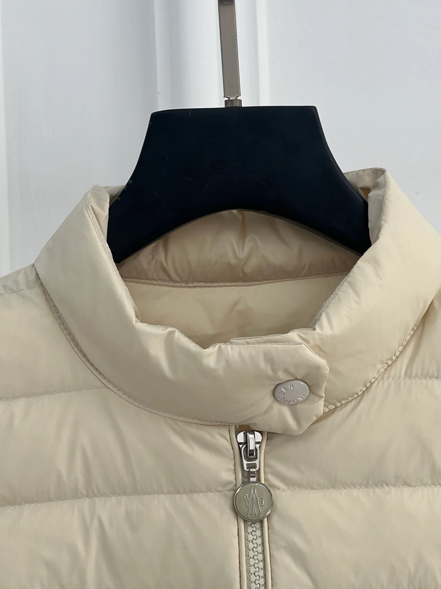 Куртки И Пуховики Женские Moncler 18416157