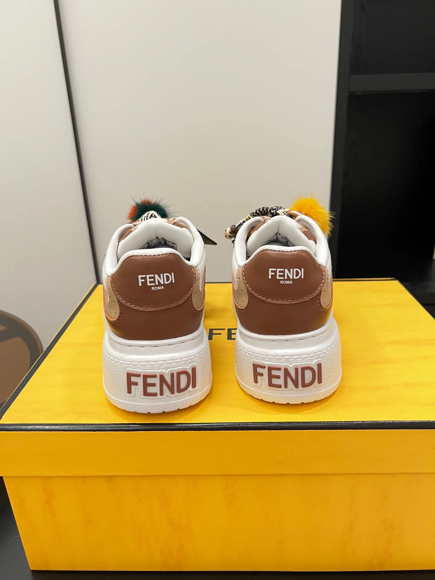 Кроссовки Женские Fendi 515266