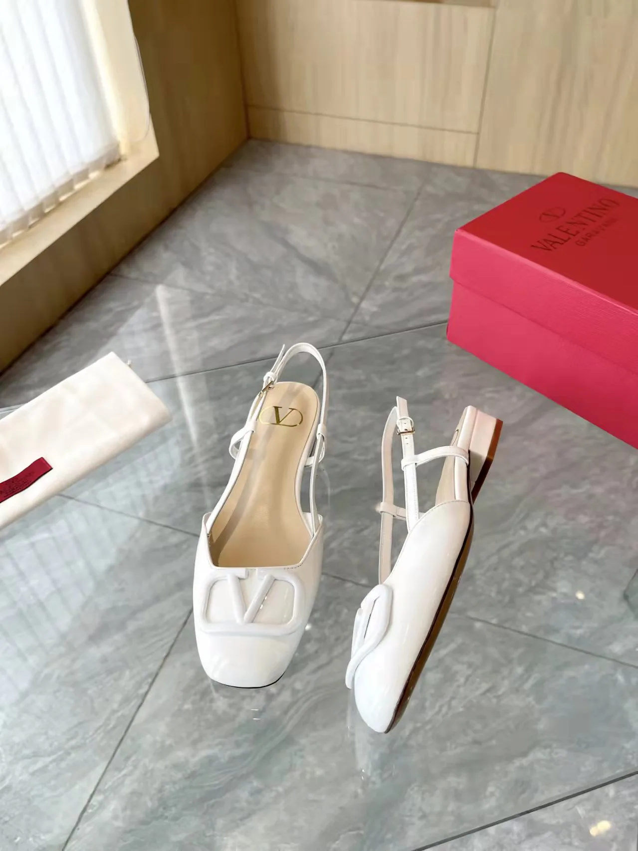 Босоножки Женские Valentino 11602192