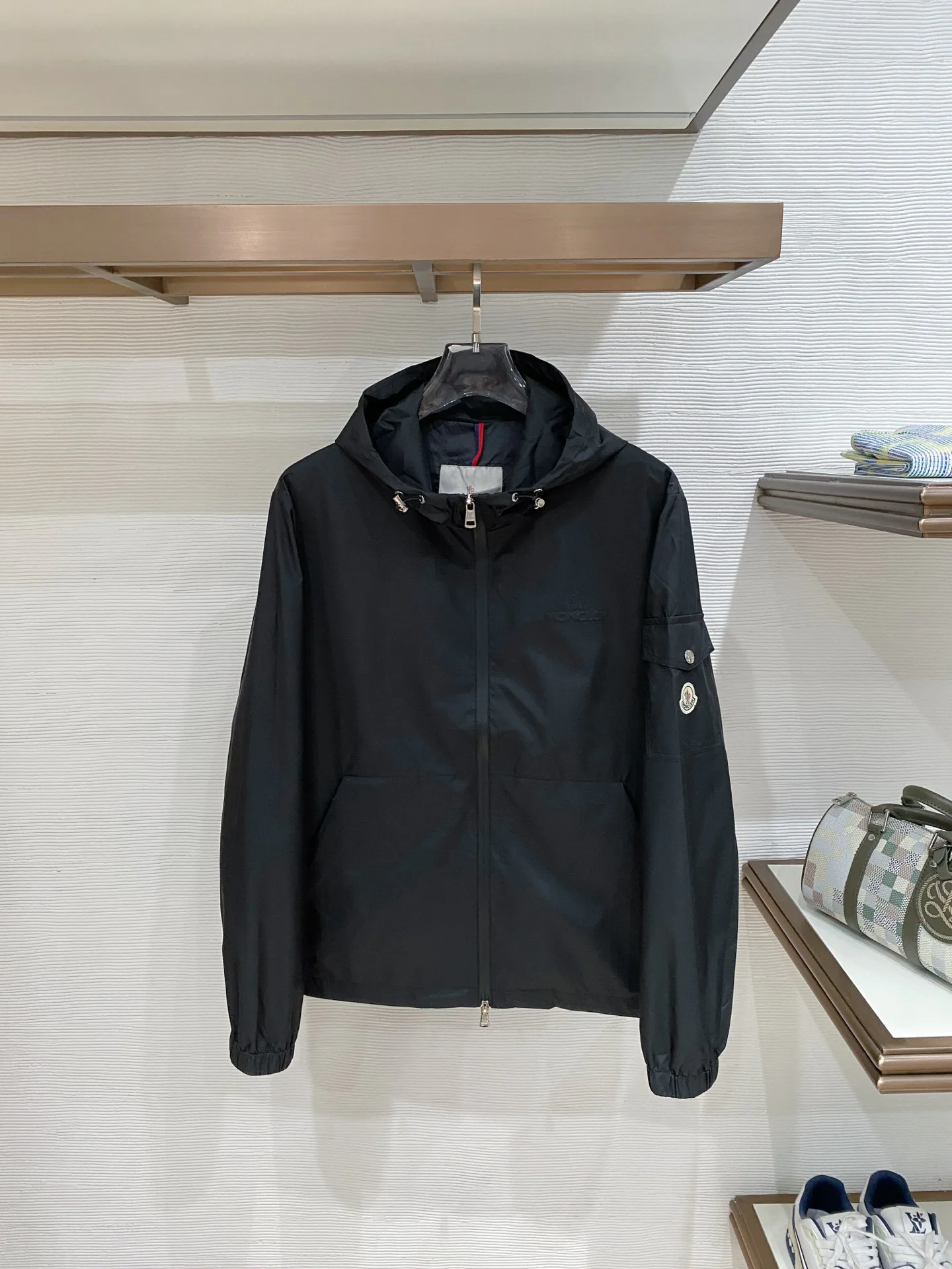 Куртки И Пуховики Мужские Moncler 11584621