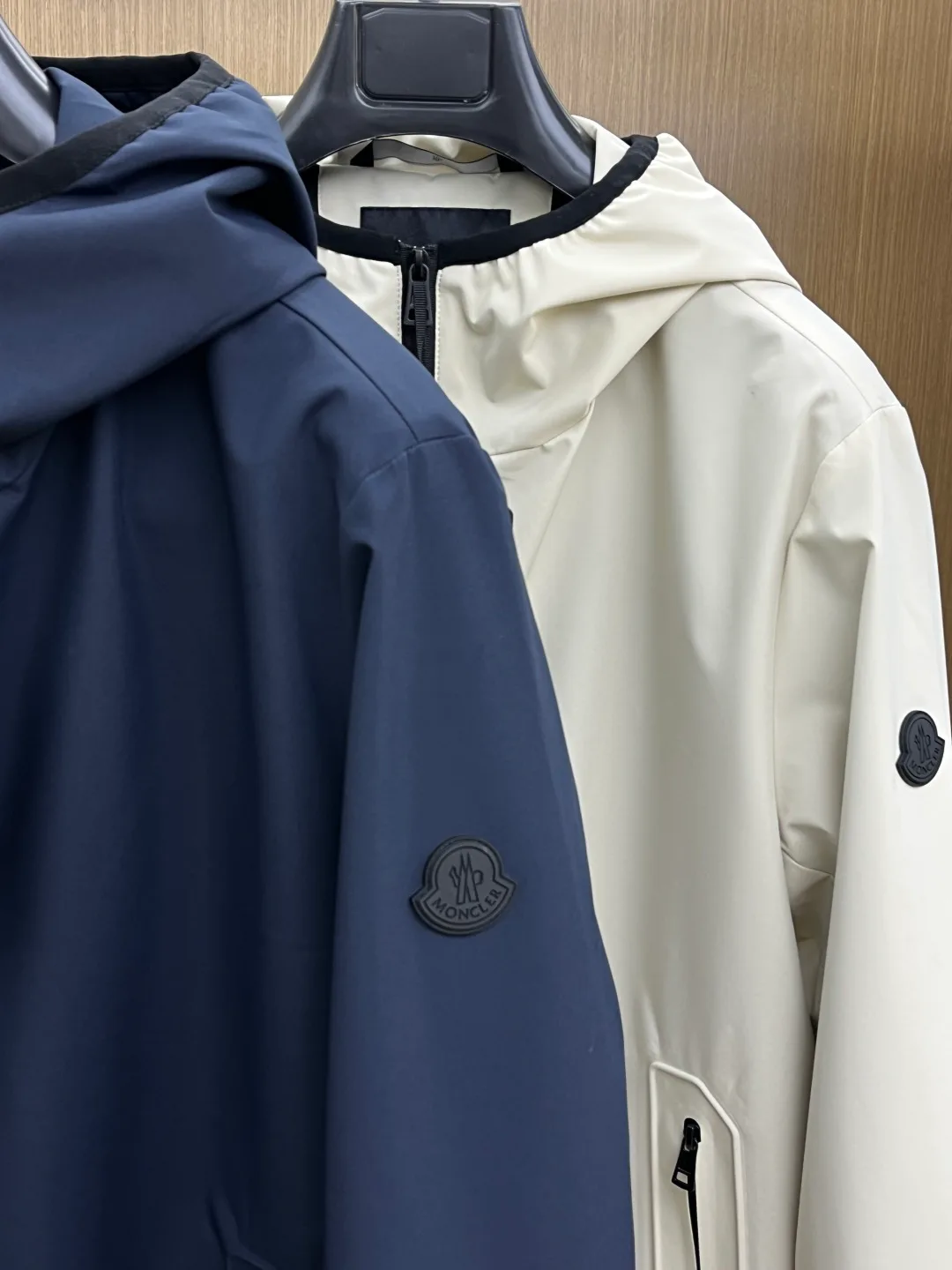 Куртки И Пуховики Мужские Moncler 18244038