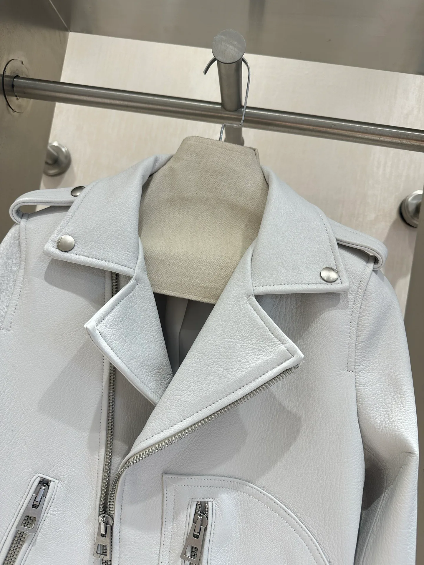 Кожаные Куртки И Дублёнки Женские Christian Dior 72300