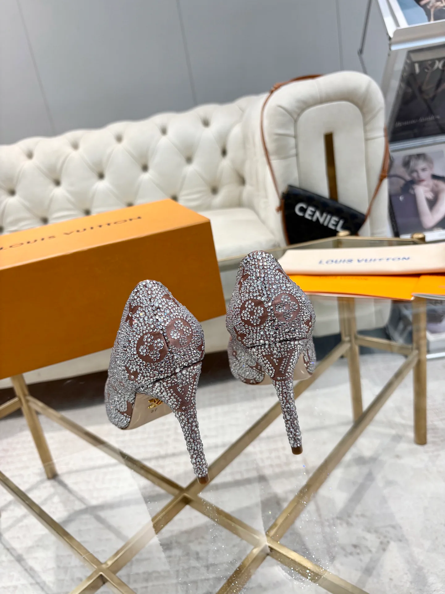Туфли Женские Louis Vuitton 18120875