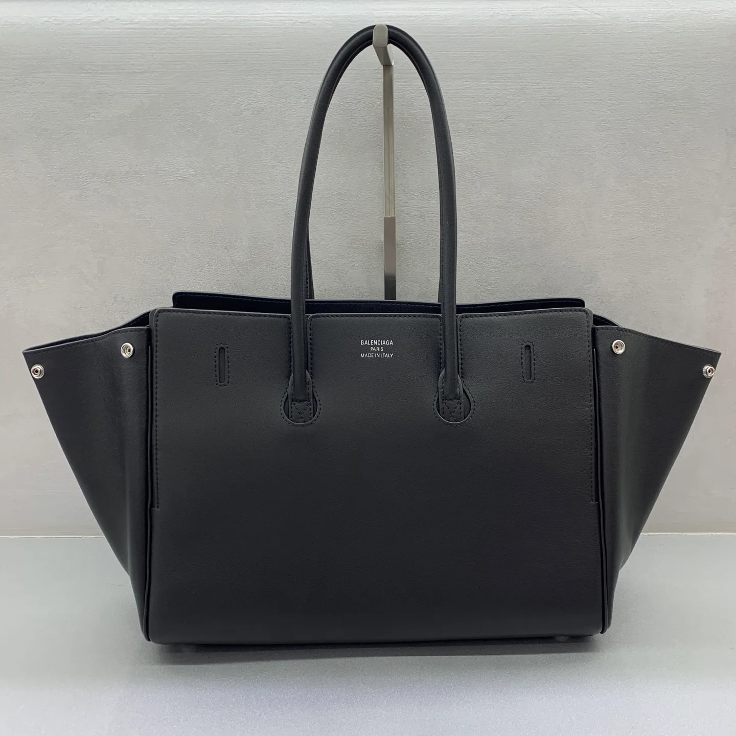 Классические Сумки Женские Balenciaga 18205724