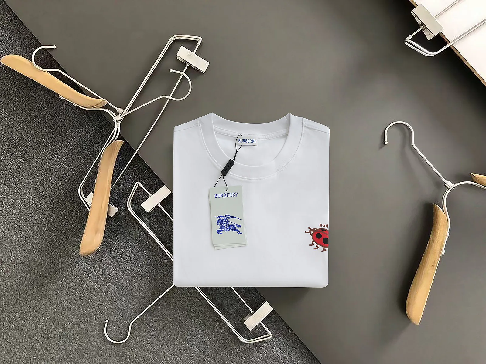 Футболки Женские Burberry 619115