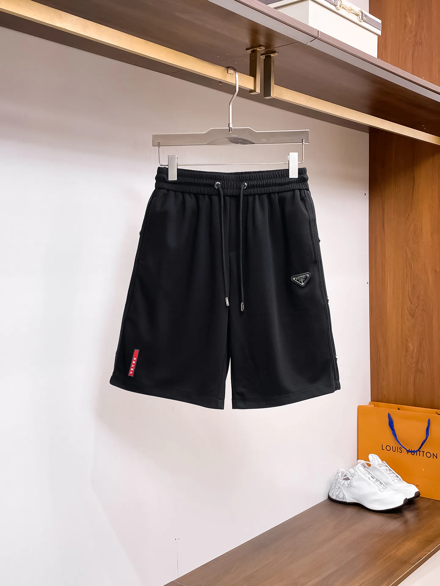 Шорты Мужские Prada 13417608